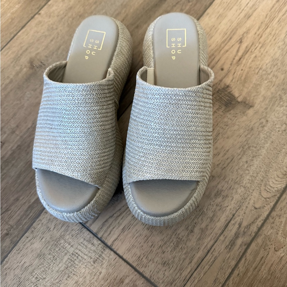 ShuShop Women's Textured Cream Mules